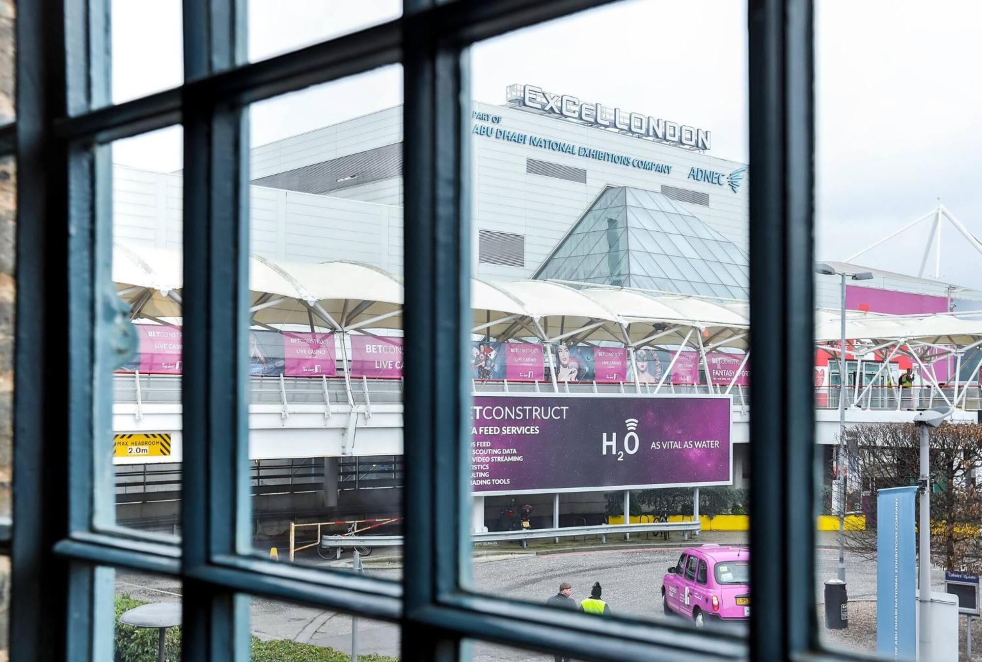 Wild Roses Serviced Apartments - Excel Warehouse 1 London Kültér fotó